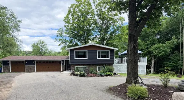 N7826 4TH STREET, Eland, WI 54427