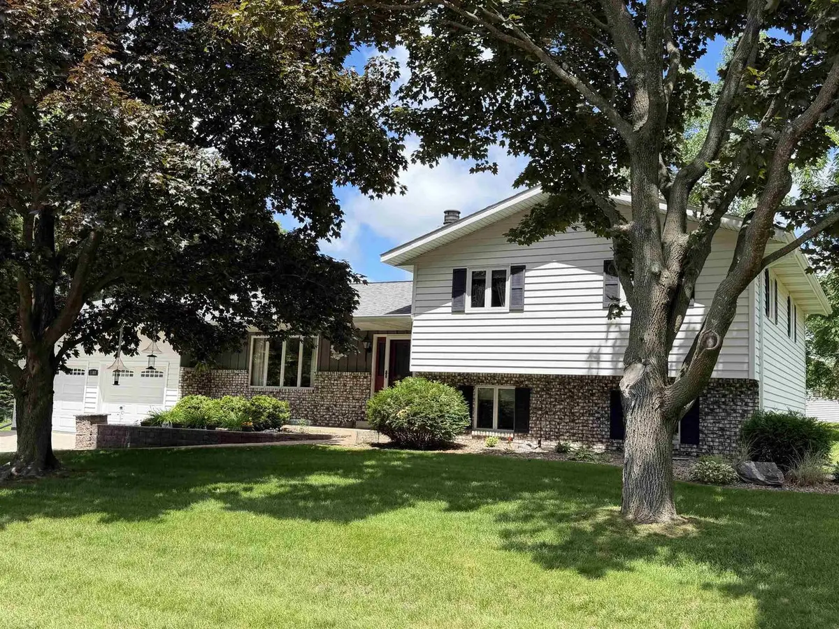 1107 W STATE AVENUE, Marshfield, WI 54449 - #1