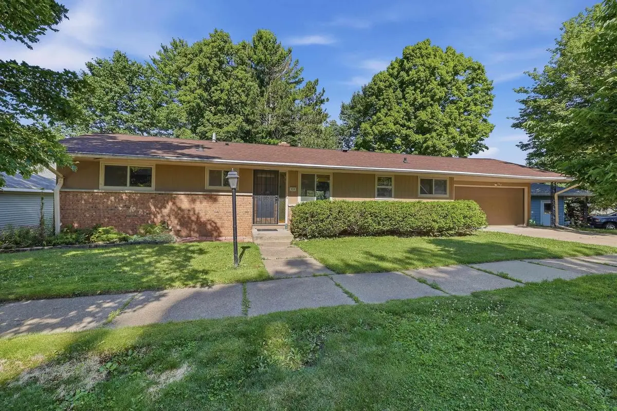 908 S 11TH STREET, Wausau, WI 54403 - #1
