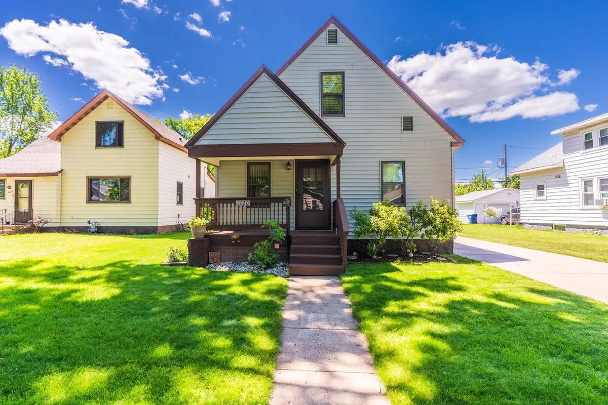 1120 S 8TH AVENUE, Wausau, WI 54401 - #1