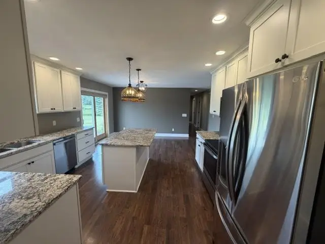 6611 GROVE AVENUE, Wisconsin Rapids, WI 54494 - #2
