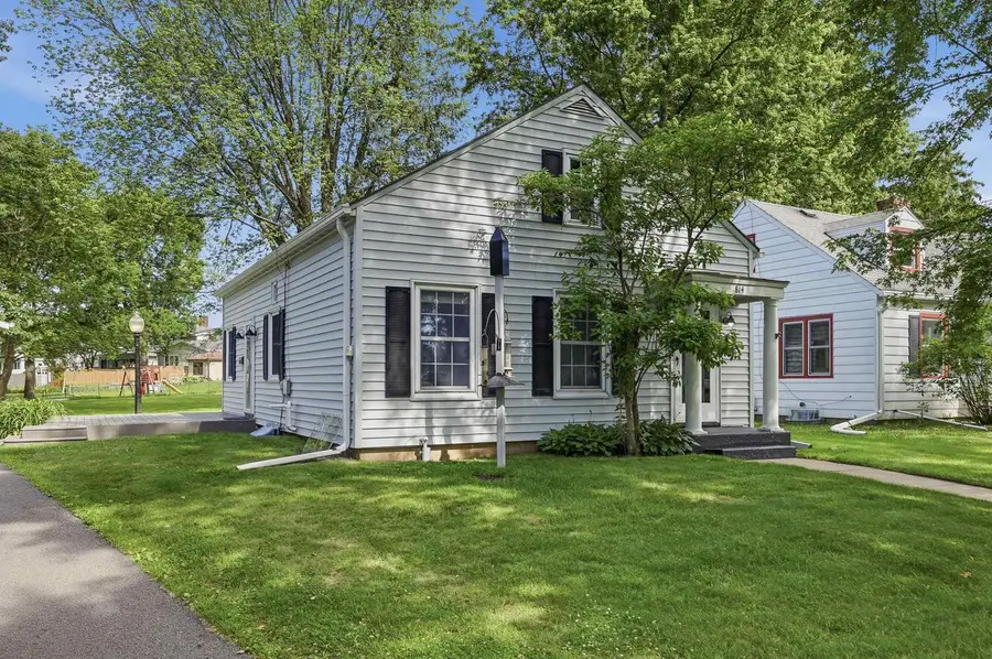 814 S OAK AVENUE, Marshfield, WI 54449 - #3