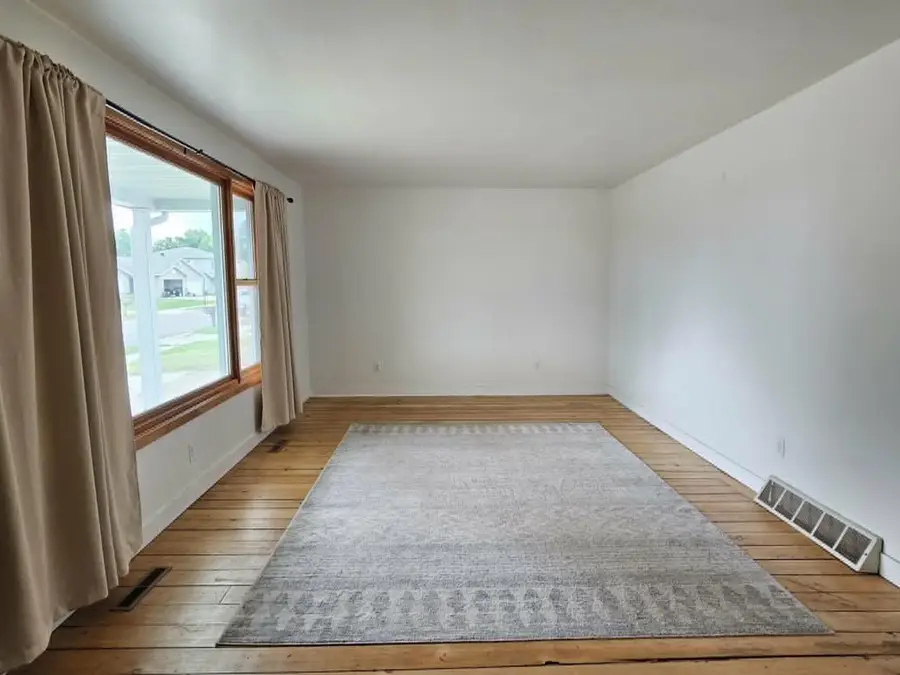 827 W NORTH STREET, Marshfield, WI 54449 - #3