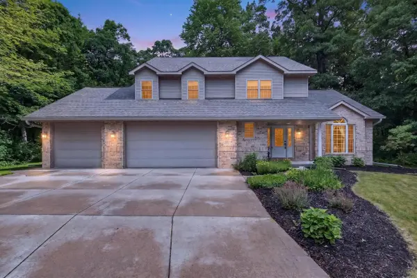 912 CHEROKEE COURT, Waupaca, WI 54981