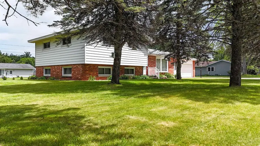 2020 WISCONSIN AVENUE, Plover, WI 54467 - #2