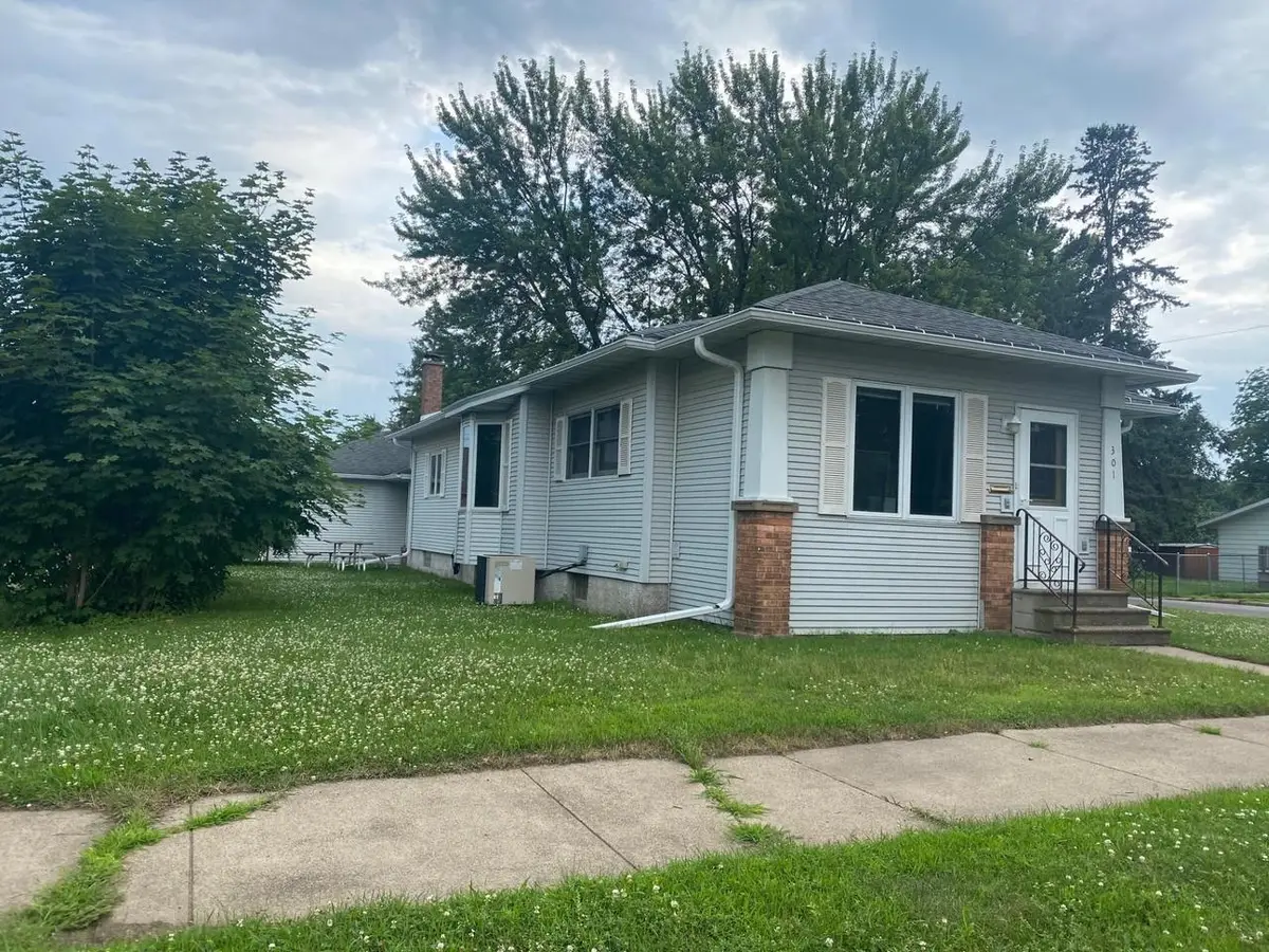 301 EDWARDS STREET, Wausau, WI 54401 - #1