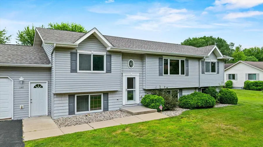 1407 S WASHINGTON AVENUE, Marshfield, WI 54449 - #2