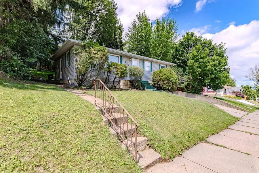 212 N 11TH AVENUE, Wausau, WI 54401 - #3