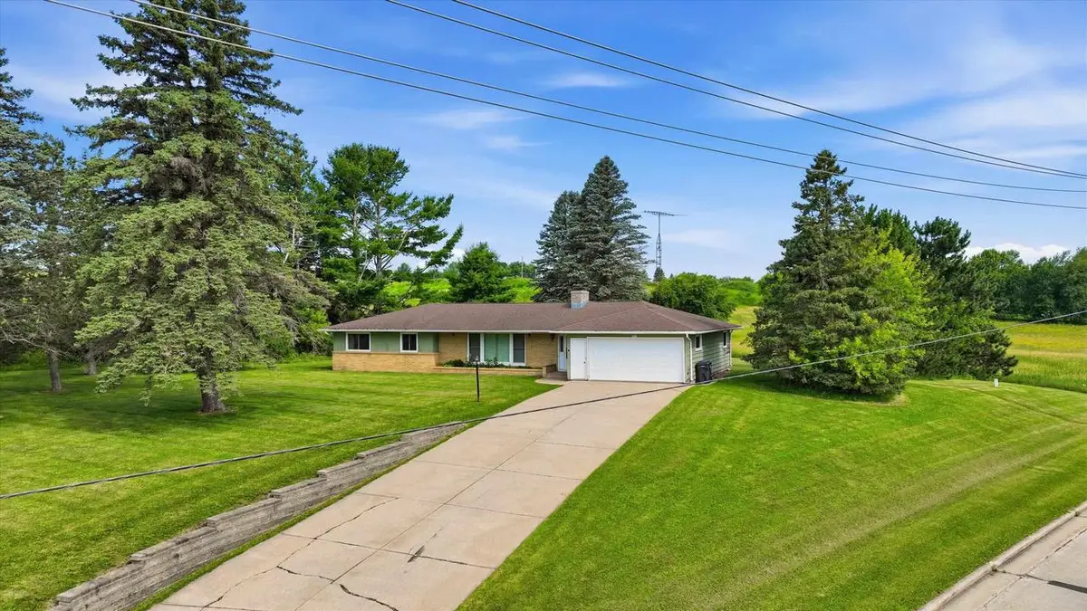 1412 N OAK AVENUE, Marshfield, WI 54449 - #1