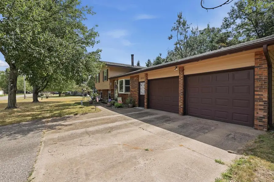 1910 S 42ND STREET, Wisconsin Rapids, WI 54494 - #2