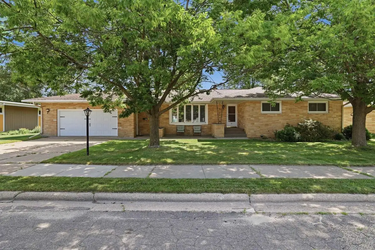 211 MEADOW STREET, Stevens Point, WI 54481 - #1