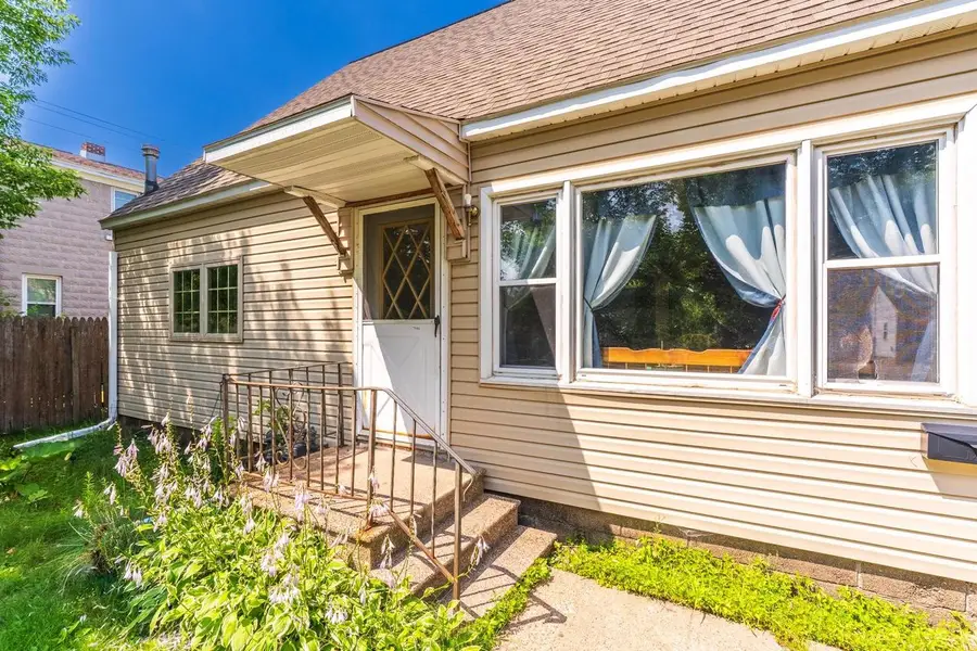 1242 S 9TH AVENUE, Wausau, WI 54401 - #2