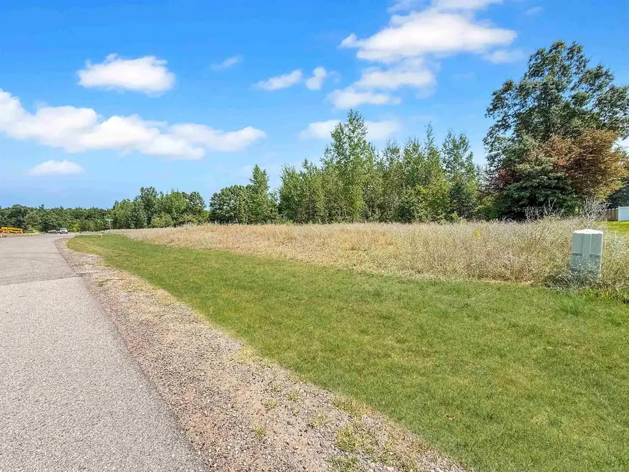 651 Amberwood Way, Plover, WI 54467 - #2
