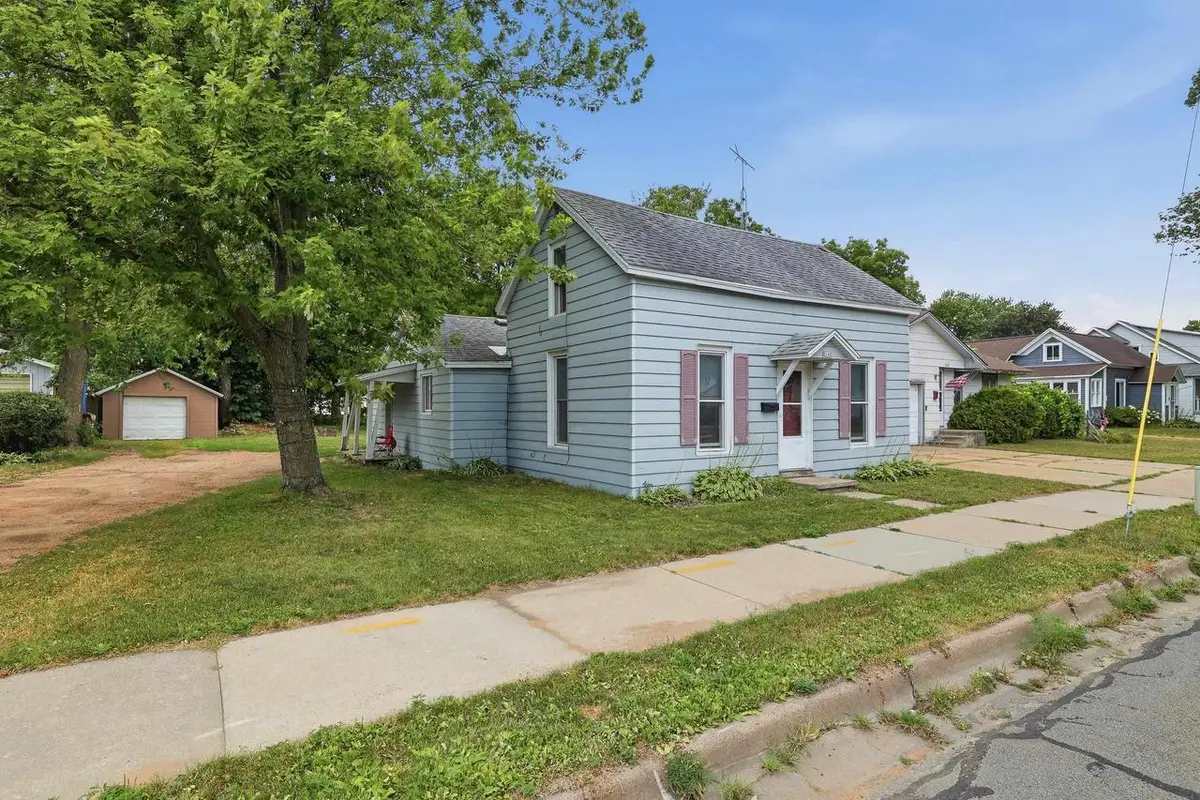 2142 STRONGS AVENUE, Stevens Point, WI 54481 - #1