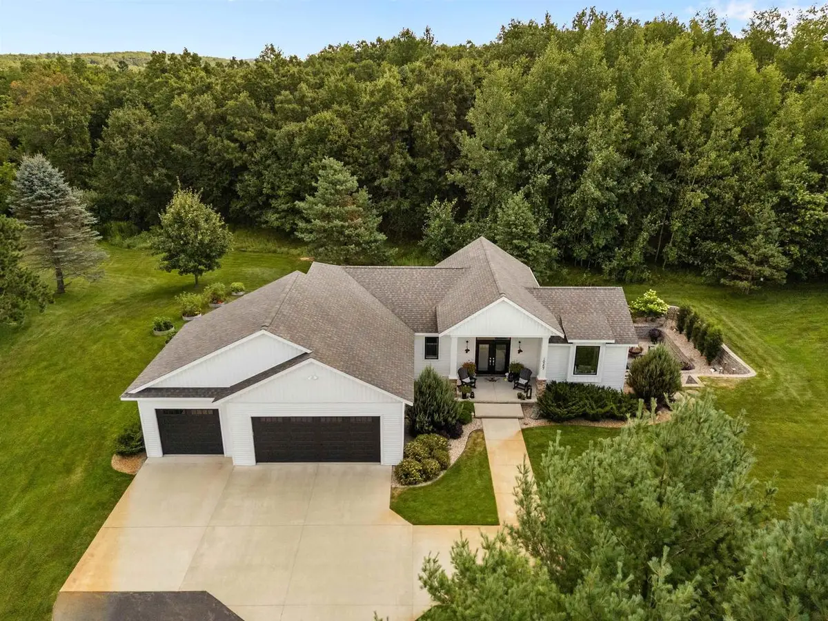 10257 YELLOW BRICK ROAD, Amherst, WI 54406 - #1