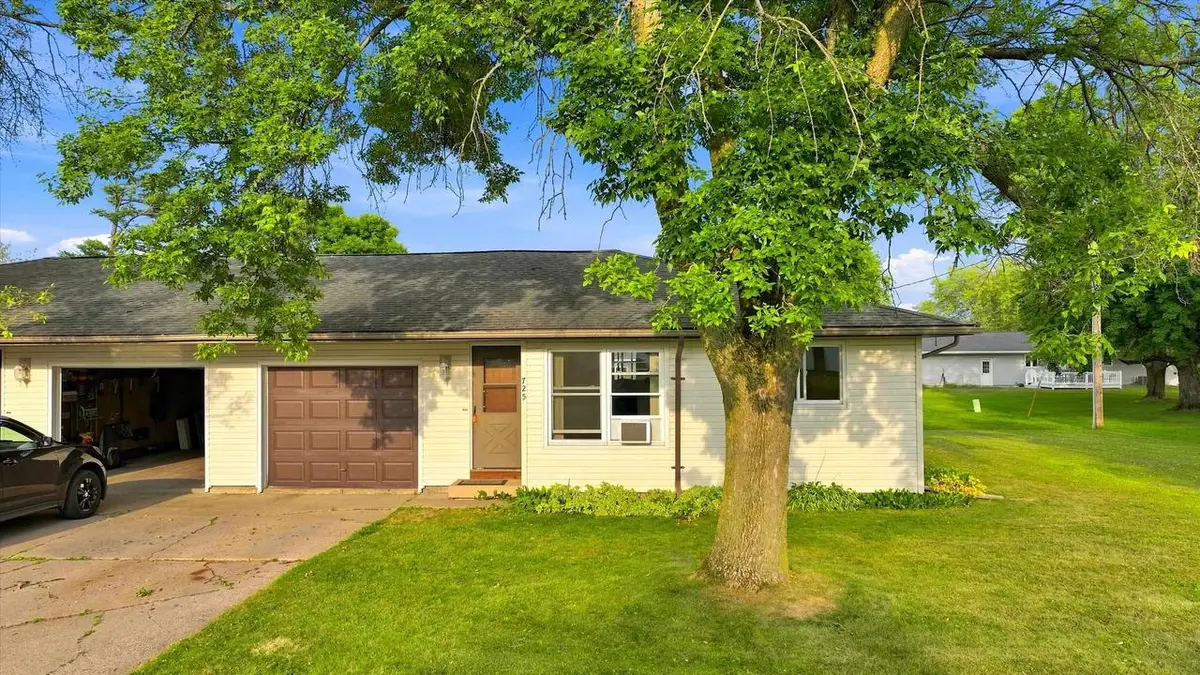 725 - 727 N PLUM AVENUE, Marshfield, WI 54449 - #1
