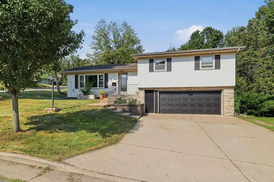 406 N 12TH AVENUE, Wausau, WI 54401 - #3
