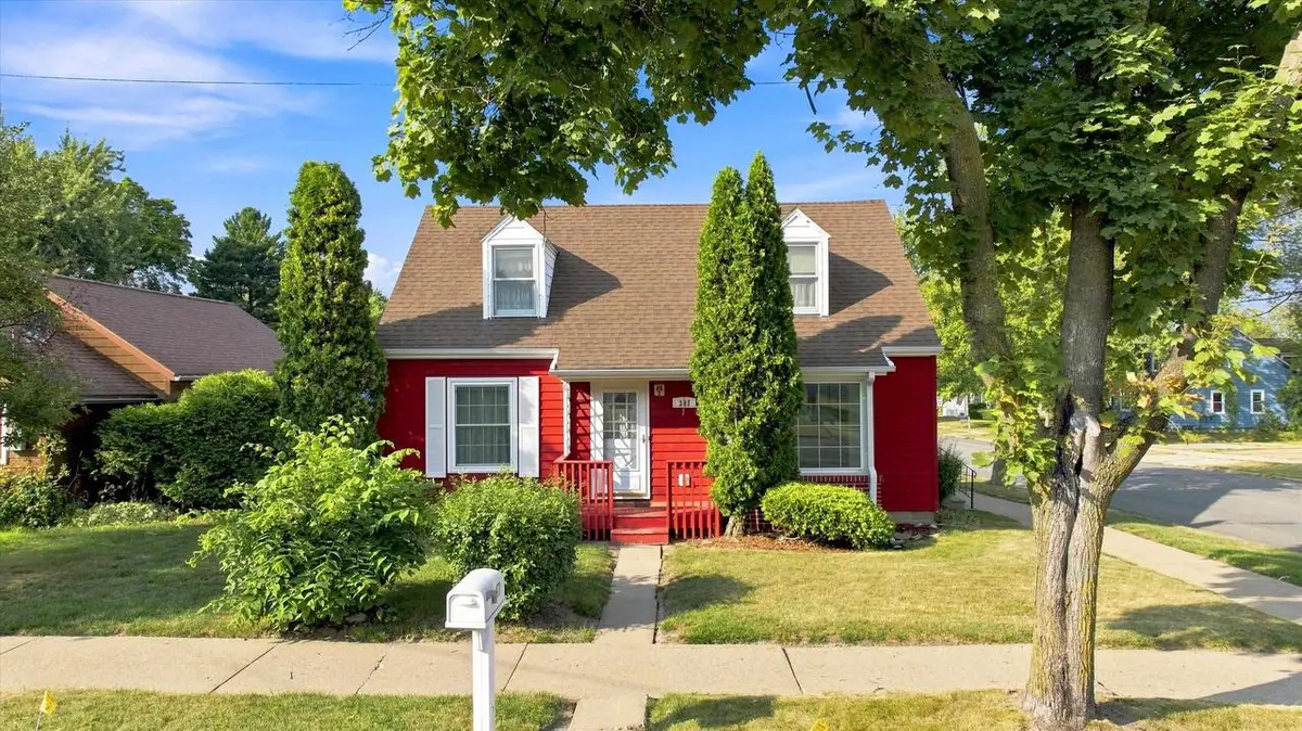 201 W DOEGE STREET, Marshfield, WI 54449 - #1