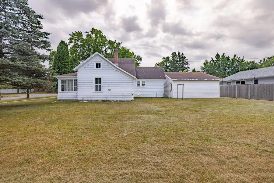 300 N STUYVESANT STREET, Merrill, WI 54452 - #3