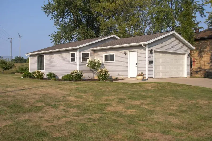 701 E 2ND STREET, Marshfield, WI 54449 - #2