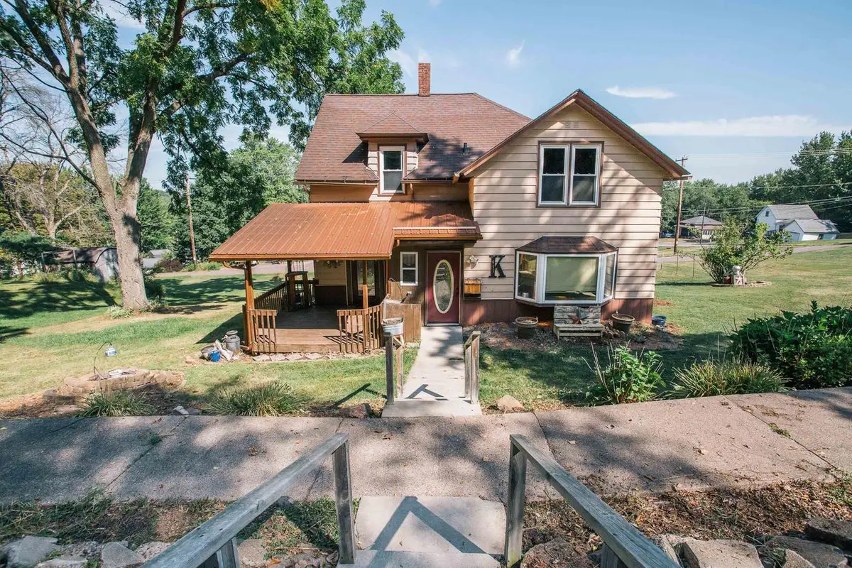 411 E 5TH STREET, Neillsville, WI 54456 - #1