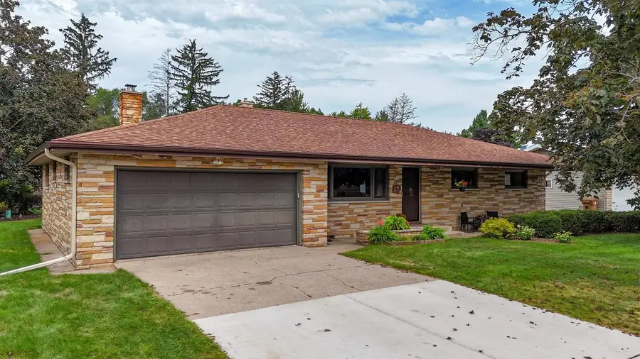 3300 ALGOMA STREET, Stevens Point, WI 54481 - #2