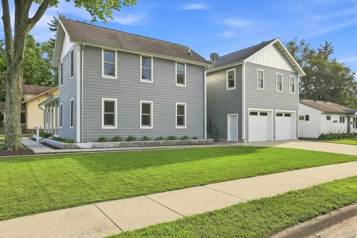 1600 MICHIGAN AVENUE, Stevens Point, WI 54481 - #1