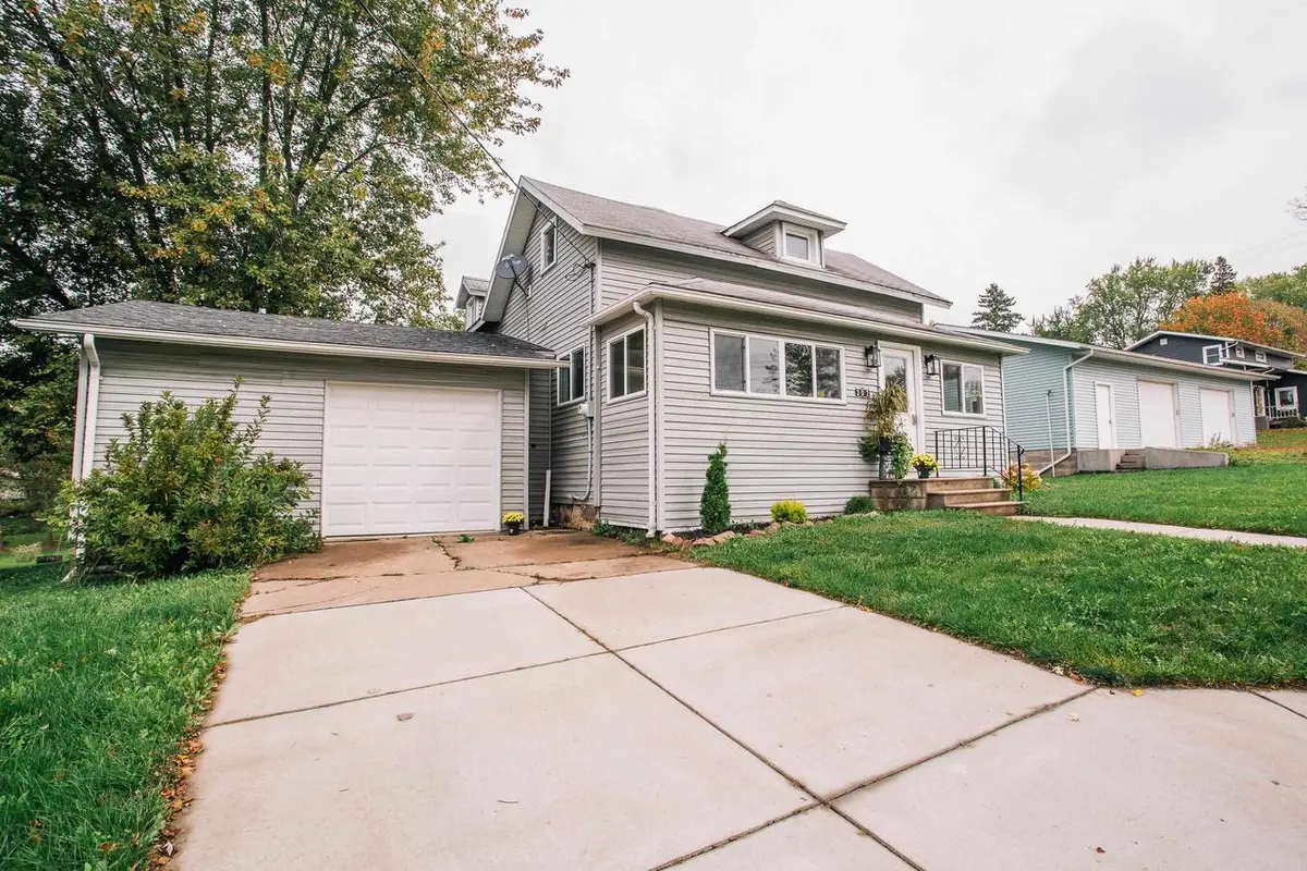 302 W MILLER STREET, Greenwood, WI 54437 - #1