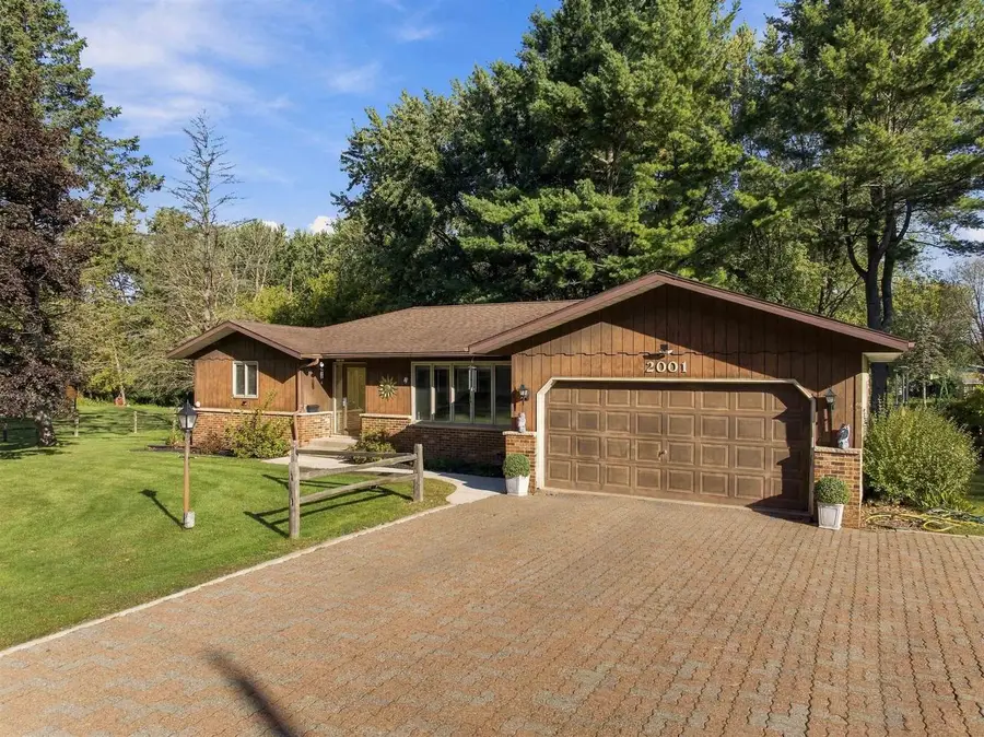 2001 E BLODGETT STREET, Marshfield, WI 54449 - #2