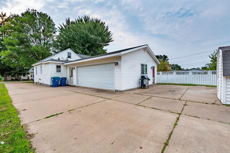 1119 S 13TH AVENUE, Wausau, WI 54401 - #3