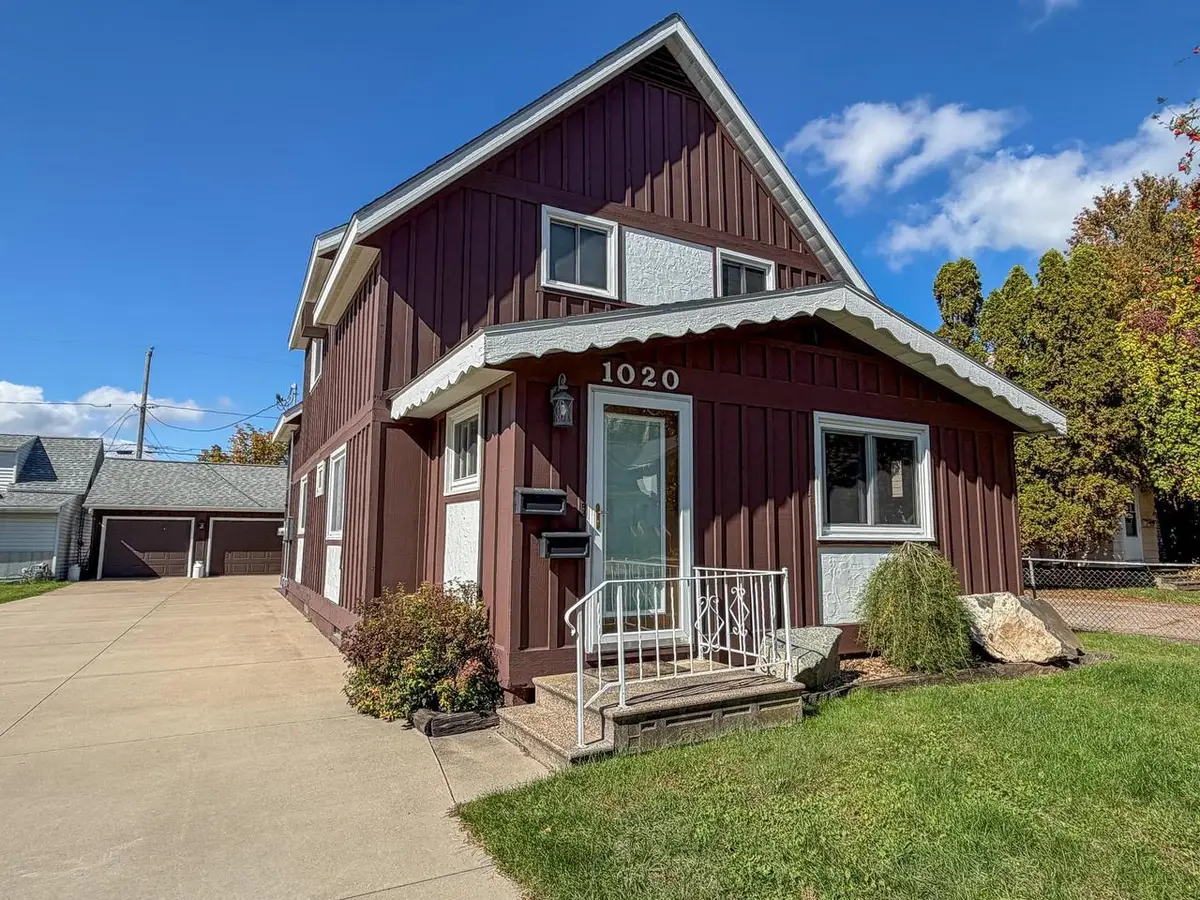 1020 S 9TH AVENUE, Wausau, WI 54401 - #1