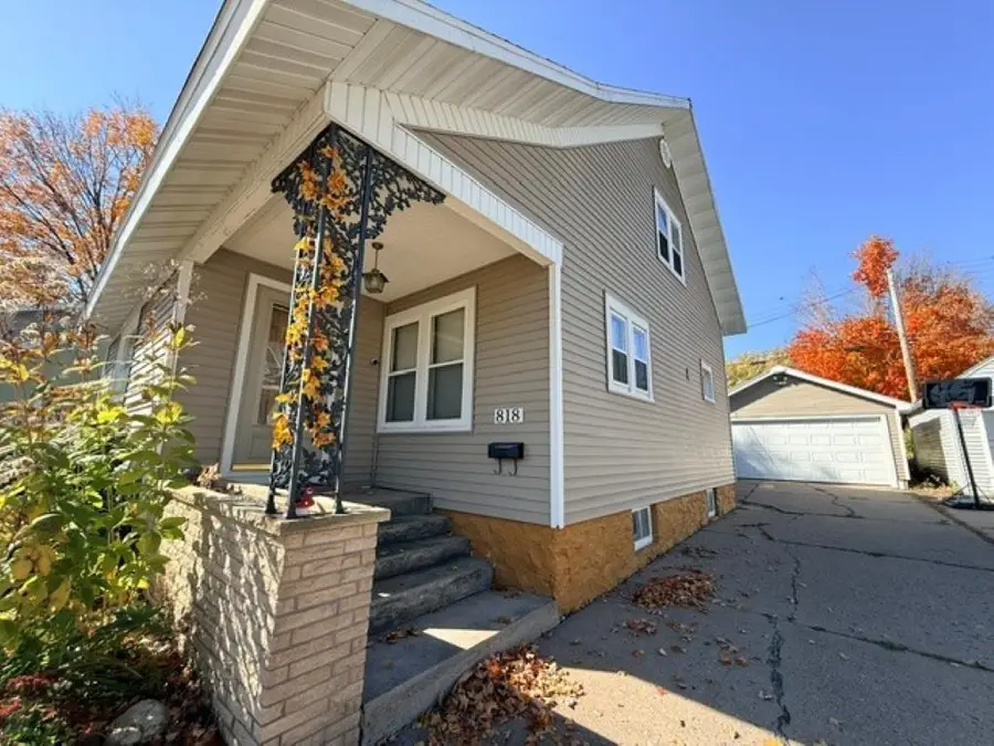 818 N 4TH AVENUE, Wausau, WI 54401 - #2