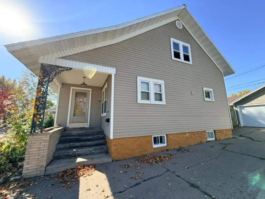 818 N 4TH AVENUE, Wausau, WI 54401 - #3