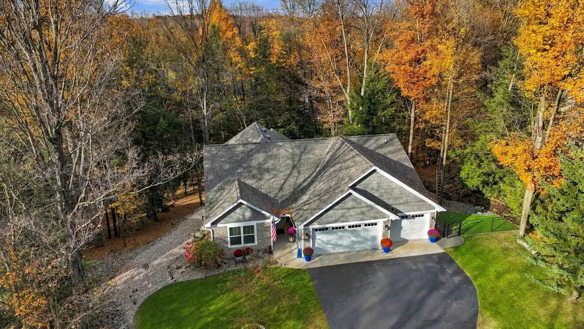 1816 MAPLE HILL ROAD, Wausau, WI 54403 - #1