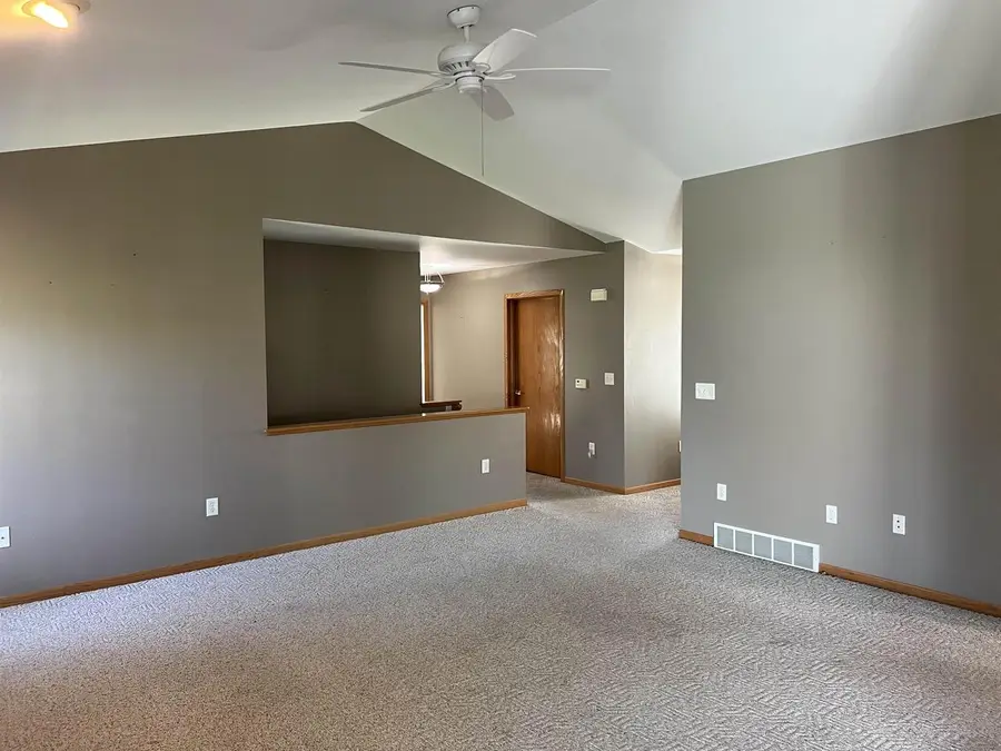 1305 S 12TH AVENUE, Wausau, WI 54401 - #2