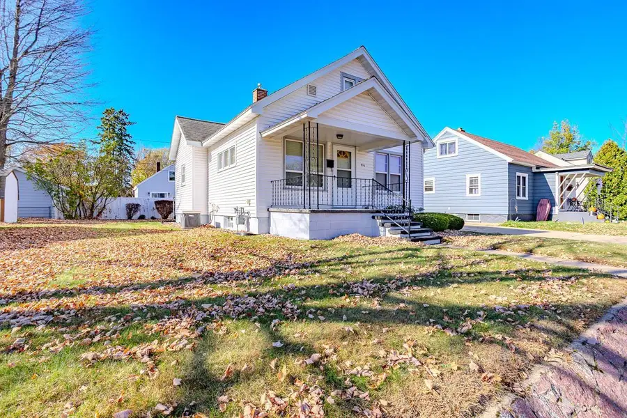 916 N 4TH AVENUE, Wausau, WI 54401 - #3