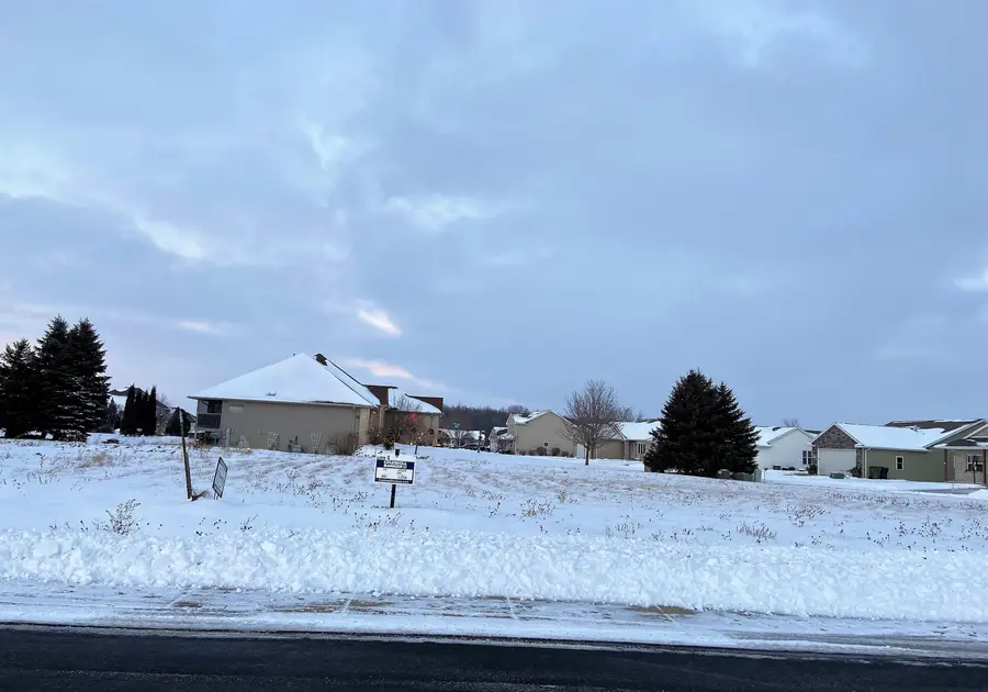 618 Linksview Court #132, Wrightstown, WI 54180 - Image #2