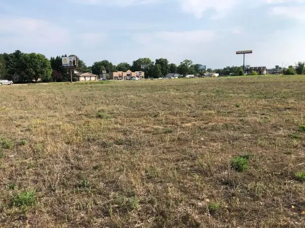 W1248 Old Peshtigo Road, MARINETTE, WI 54143