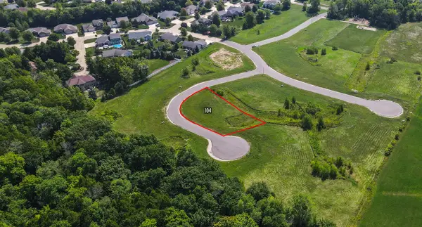 Madi Court #104, MENASHA, WI 54952