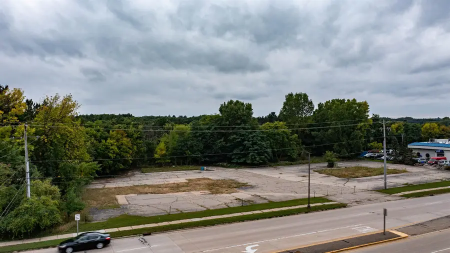 1015 W Fulton Street, Waupaca, WI 54981 - Image #2