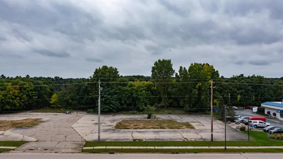 1015 W Fulton Street, Waupaca, WI 54981 - Image #3