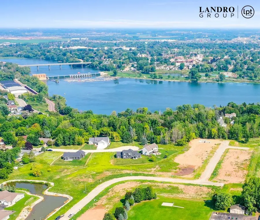 445 Riverview Ridge Place #32, Combined Locks, WI 54113 - Image #2