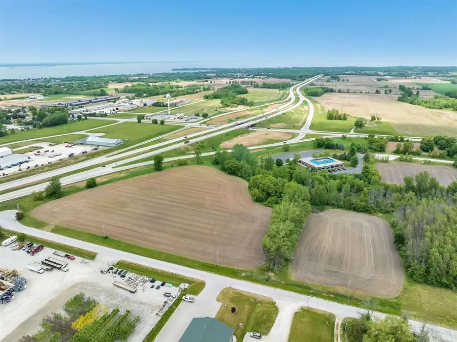 Equestrian Court #2, 3, Green Bay, WI 54311 - Image #2