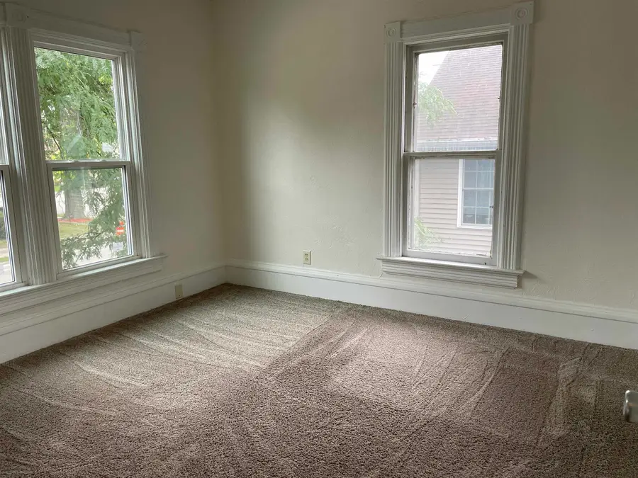 907 Jackson Street, Oshkosh, WI 54901-3709 - Image #2