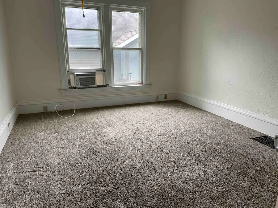 907 Jackson Street, Oshkosh, WI 54901-3709 - Image #3