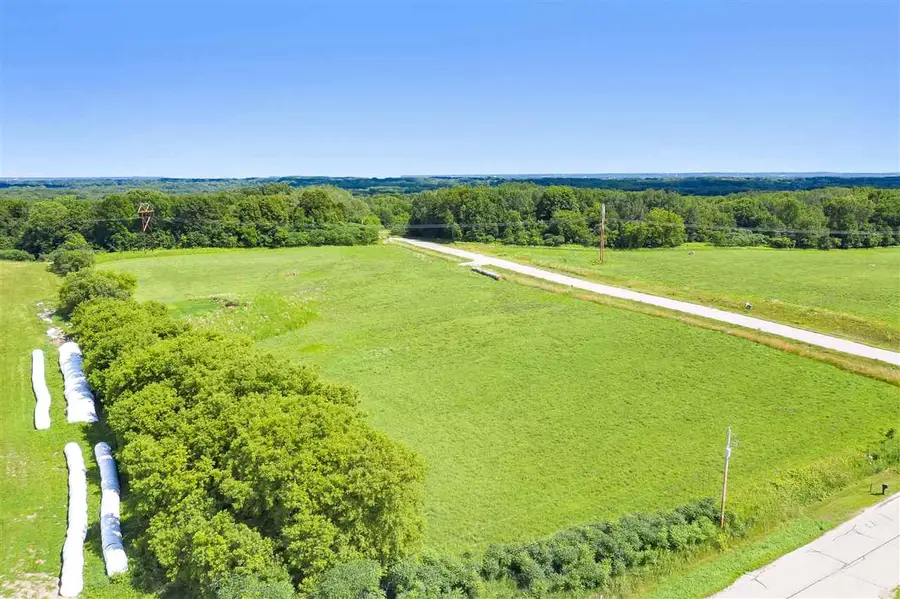 500 Cross Country Court #1, Oneida, WI 54155-9015 - Image #2