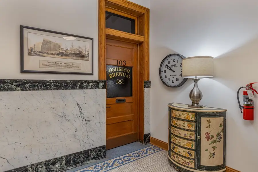 105 Washington Avenue #103, Oshkosh, WI 54901-4978 - #2