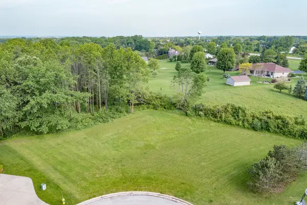 2969 Apple Ridge Court, GREEN BAY, WI 54311