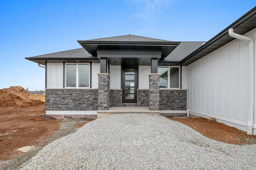 302 Kerrigan Drive, Wrightstown, WI 54180 - Image #3