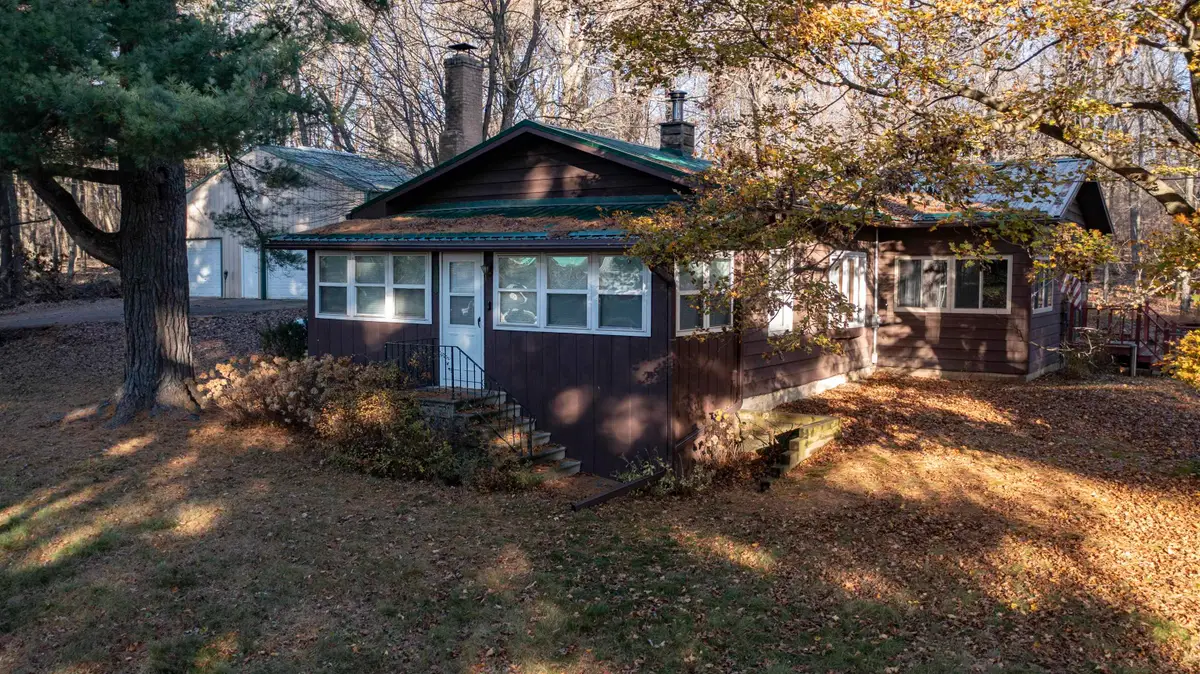 N9052 Moen Road, Iola, WI 54945 - Image #1